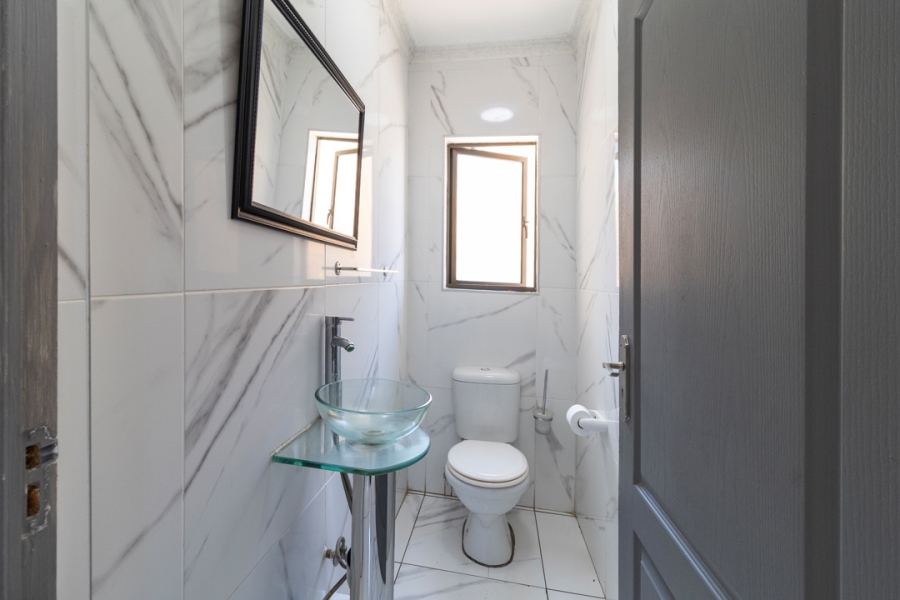 5 Bedroom Property for Sale in Estate D Afrique North West